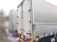 いすゞギガアルミウイング大型（10t）[写真02]