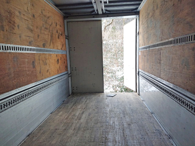 いすゞギガアルミウイング大型（10t）[写真05]