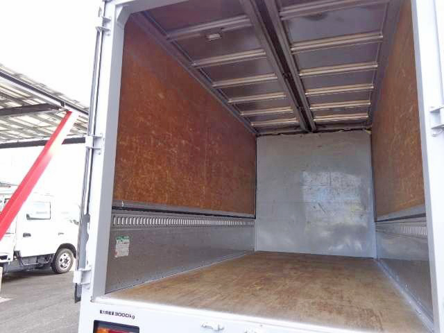 三菱ふそうキャンターアルミウイング小型（2t・3t）[写真14]