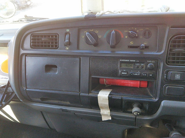 三菱ふそうキャンターダンプ小型（2t・3t）[写真24]