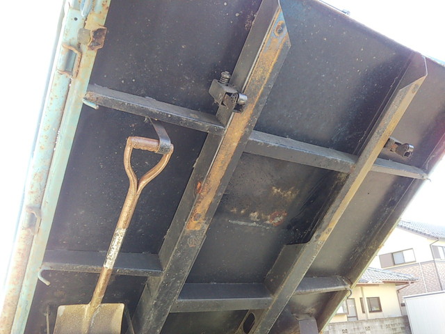 三菱ふそうキャンターダンプ小型（2t・3t）[写真08]