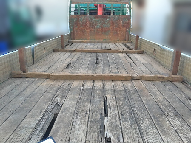 UDトラックスクオンユニック4段大型（10t）[写真05]