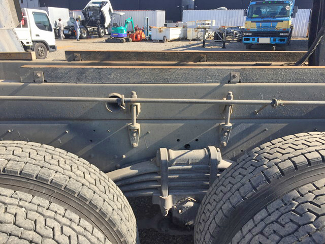 UDトラックスクオンダンプ大型（10t）[写真17]