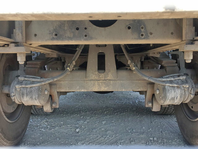 UDトラックスクオンダンプ大型（10t）[写真18]