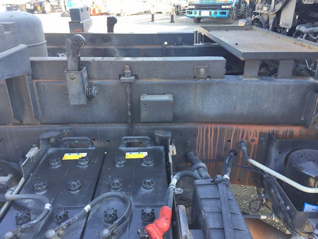 UDトラックスクオンダンプ大型（10t）[写真20]