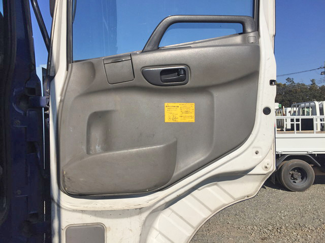 UDトラックスクオンダンプ大型（10t）[写真24]
