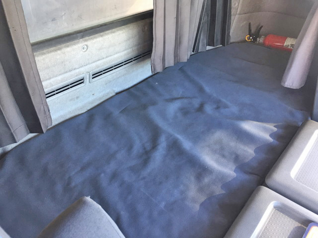 UDトラックスクオンダンプ大型（10t）[写真26]