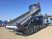 UDトラックスクオンダンプ大型（10t）[写真02]