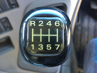 UDトラックスクオンダンプ大型（10t）[写真30]