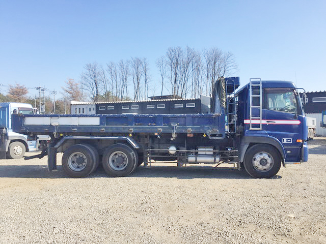 UDトラックスクオンダンプ大型（10t）[写真04]