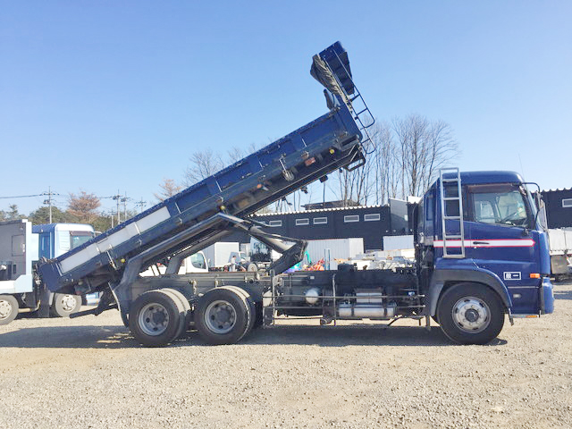 UDトラックスクオンダンプ大型（10t）[写真05]