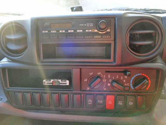 トヨタダイナ平ボディ小型（2t・3t）[写真11]