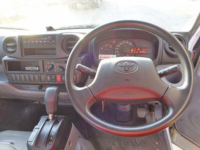 トヨタダイナ平ボディ小型（2t・3t）[写真09]