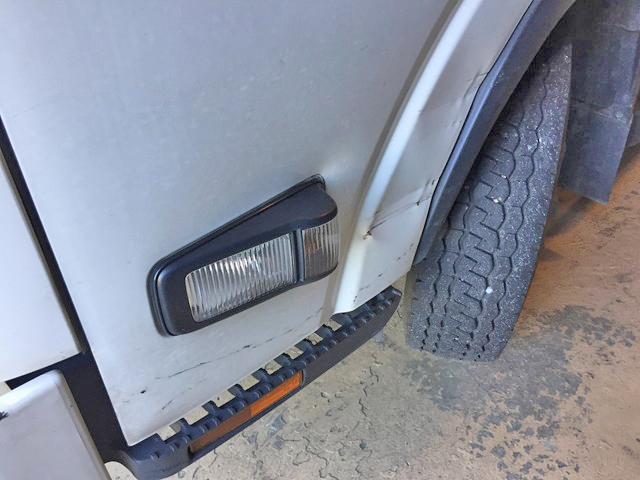 いすゞエルフ平ボディ小型（2t・3t）[写真11]