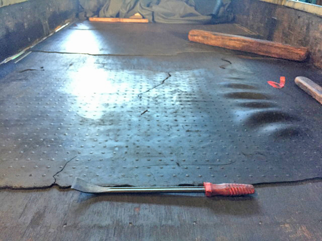 いすゞエルフ平ボディ小型（2t・3t）[写真09]