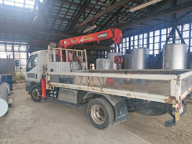 三菱ふそうキャンターユニック3段小型（2t・3t）[写真04]