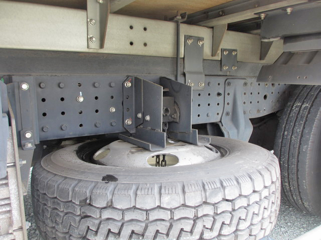 三菱ふそうキャンターパネルバン小型（2t・3t）[写真13]