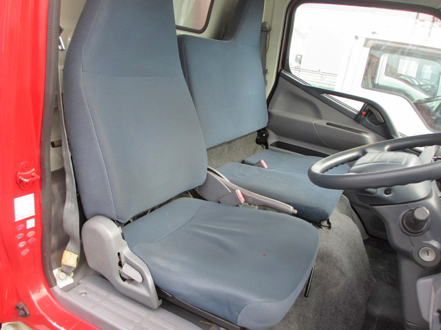 三菱ふそうキャンターパネルバン小型（2t・3t）[写真17]