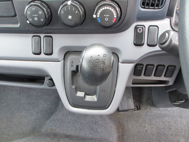 三菱ふそうキャンターパネルバン小型（2t・3t）[写真19]