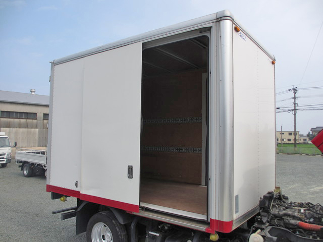 三菱ふそうキャンターパネルバン小型（2t・3t）[写真05]