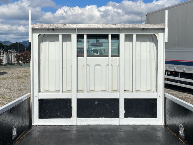 三菱ふそうキャンター平ボディ小型（2t・3t）[写真12]