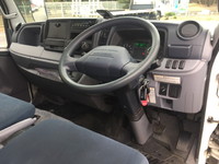 三菱ふそうキャンター平ボディ小型（2t・3t）[写真30]