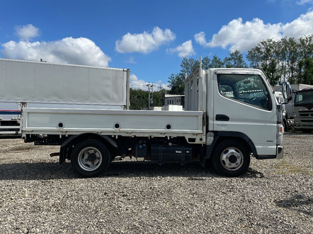 三菱ふそうキャンター平ボディ小型（2t・3t）[写真07]