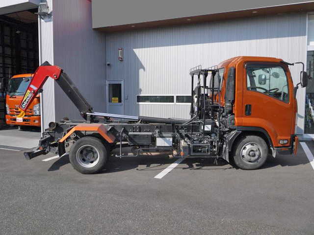 いすゞフォワードコンテナ専用車中型（4t）[写真11]