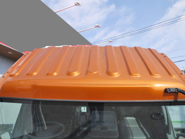 いすゞフォワードコンテナ専用車中型（4t）[写真12]