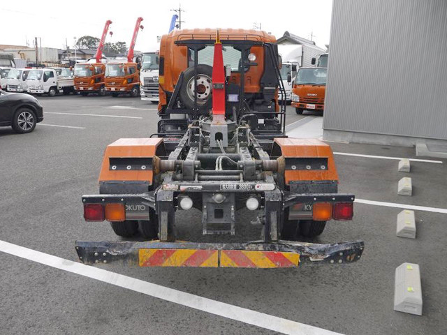 いすゞフォワードコンテナ専用車中型（4t）[写真04]