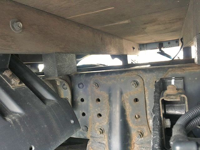 三菱ふそうキャンター平ボディ小型（2t・3t）[写真19]