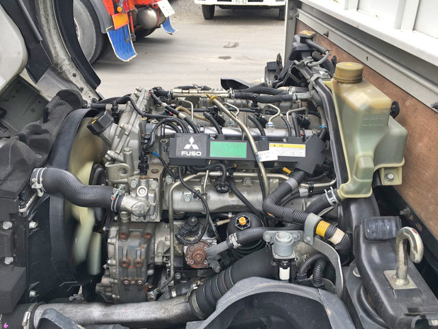 三菱ふそうキャンター平ボディ小型（2t・3t）[写真25]