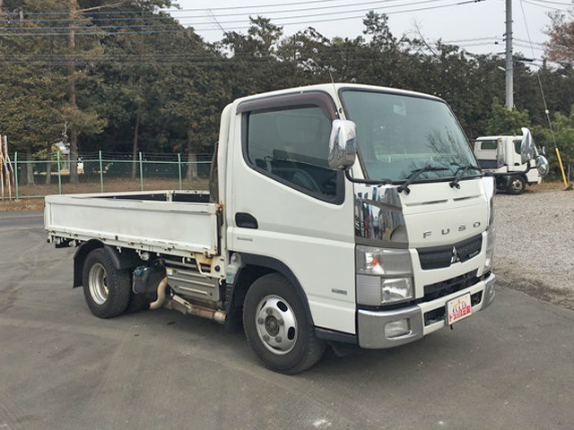 三菱ふそうキャンター平ボディ小型（2t・3t）[写真03]