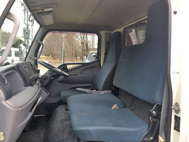 三菱ふそうキャンター平ボディ小型（2t・3t）[写真31]