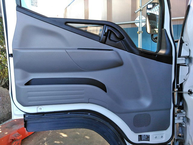 三菱ふそうキャンターダブルキャブ（Wキャブ）小型（2t・3t）[写真22]