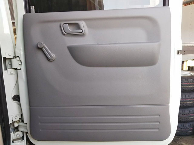 三菱ふそうキャンターダブルキャブ（Wキャブ）小型（2t・3t）[写真25]