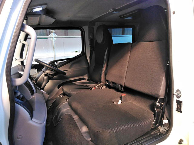 三菱ふそうキャンターダブルキャブ（Wキャブ）小型（2t・3t）[写真29]