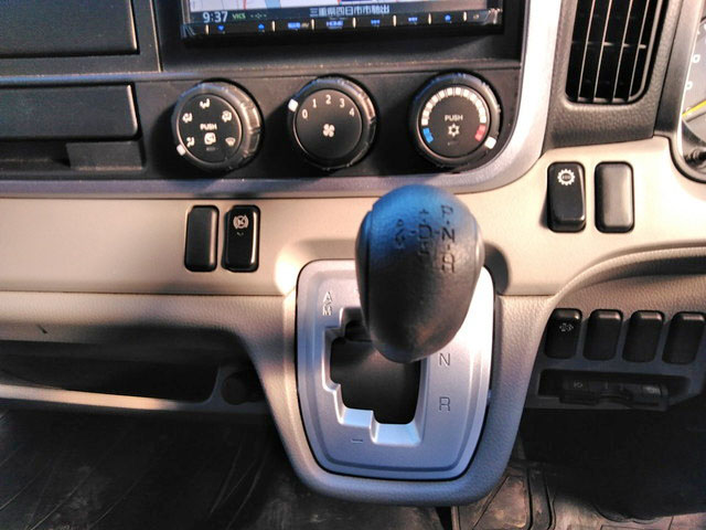 三菱ふそうキャンターダブルキャブ（Wキャブ）小型（2t・3t）[写真37]