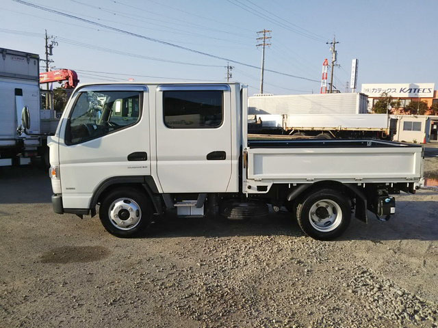 三菱ふそうキャンターダブルキャブ（Wキャブ）小型（2t・3t）[写真05]