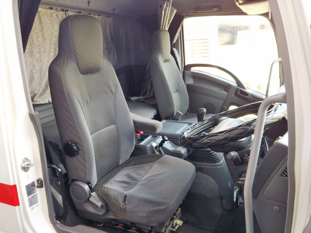 いすゞフォワードクレーン4段増トン（6t・8t）[写真32]