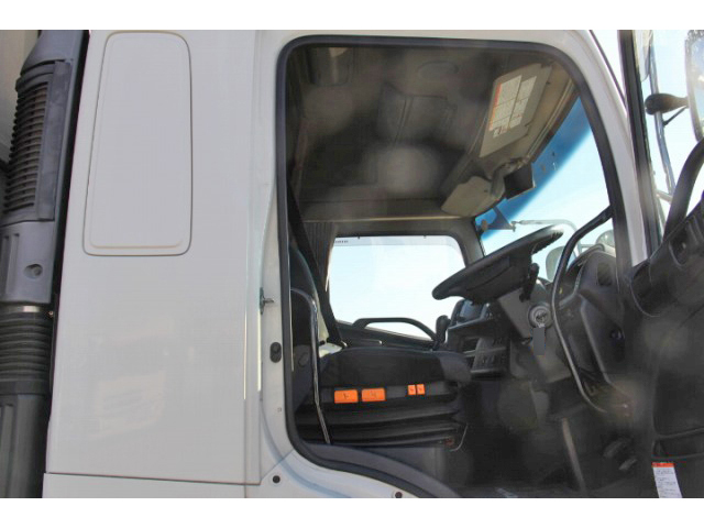 日野プロフィアアルミウイング大型（10t）[写真34]