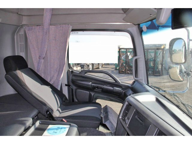 日野プロフィアアルミウイング大型（10t）[写真36]