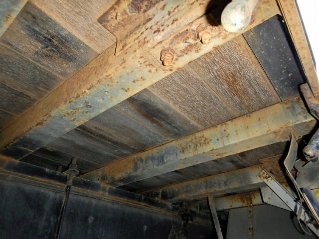 いすゞギガユニック4段大型（10t）[写真26]