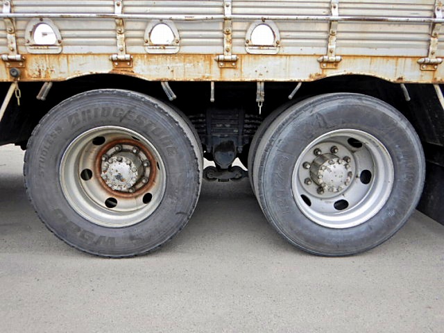 いすゞギガユニック4段大型（10t）[写真27]