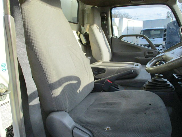 日野デュトロ冷凍車（冷蔵車）小型（2t・3t）[写真31]