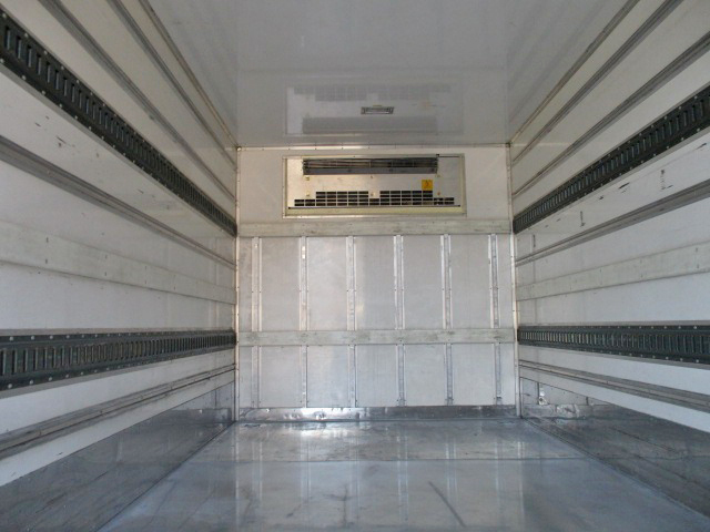 日野デュトロ冷凍車（冷蔵車）小型（2t・3t）[写真09]