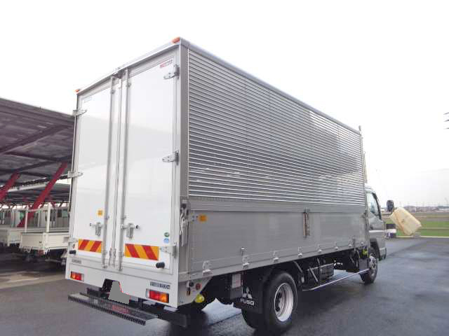 三菱ふそうキャンターアルミウイング小型（2t・3t）[写真11]