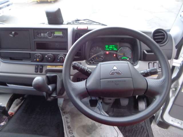 三菱ふそうキャンターアルミウイング小型（2t・3t）[写真16]