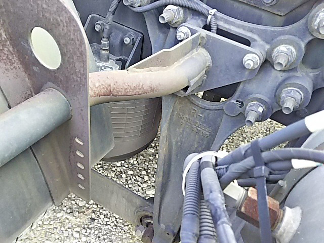 UDトラックスクオントレーラーヘッド（トラクターヘッド）大型（10t）[写真14]