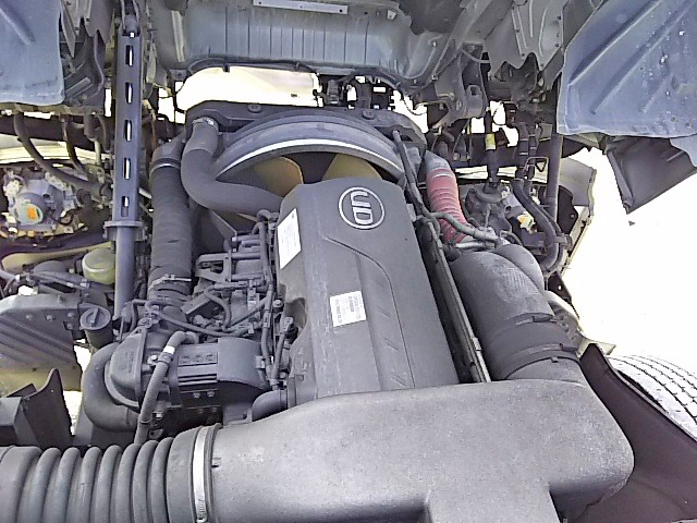 UDトラックスクオントレーラーヘッド（トラクターヘッド）大型（10t）[写真20]